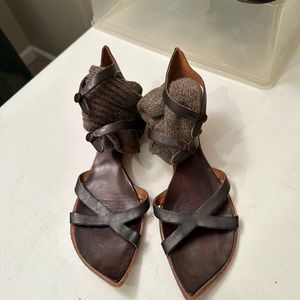 CYDWOQ vintage silver metallic size 39